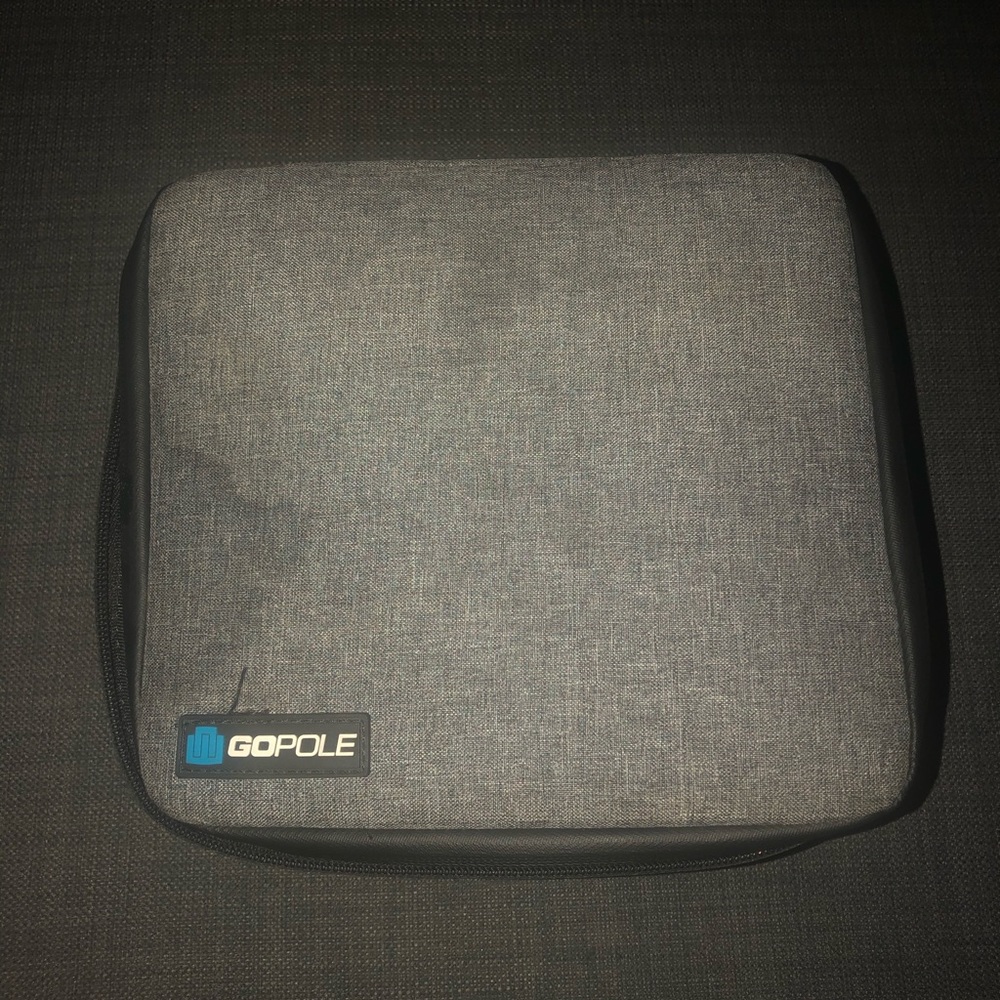 GoPro Hero 5 + Case + Kit - Picture 6 of 7